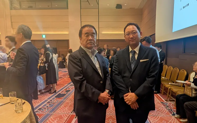 株式会社カーム 代表取締役 関根清仁 様（左）と、当社代表 中村 匠吾（右）