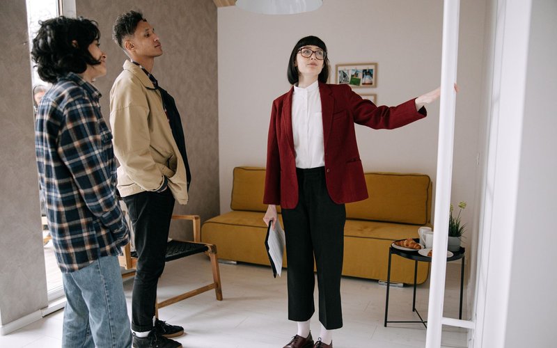 内見の前に、部屋の中をお見せする